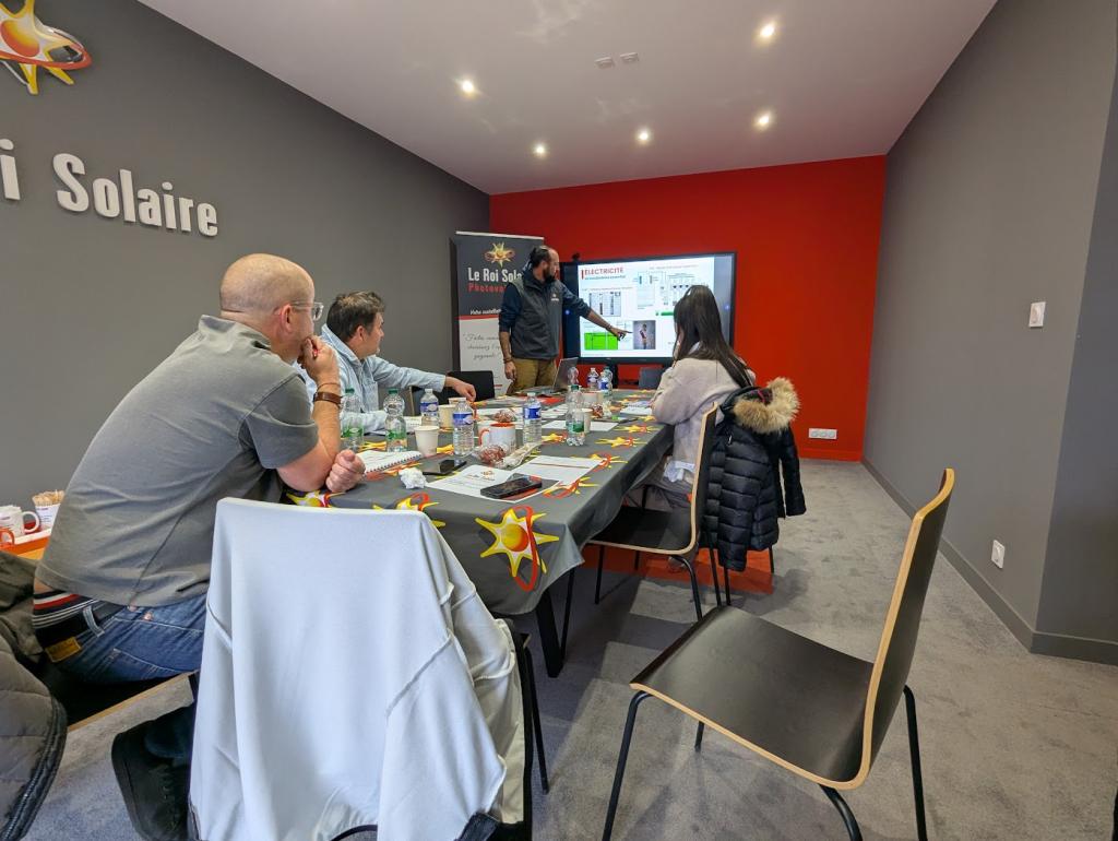 Fin de formation : les franchisés Le Roi Solaire d’Auriol et Léguevin sont prêts