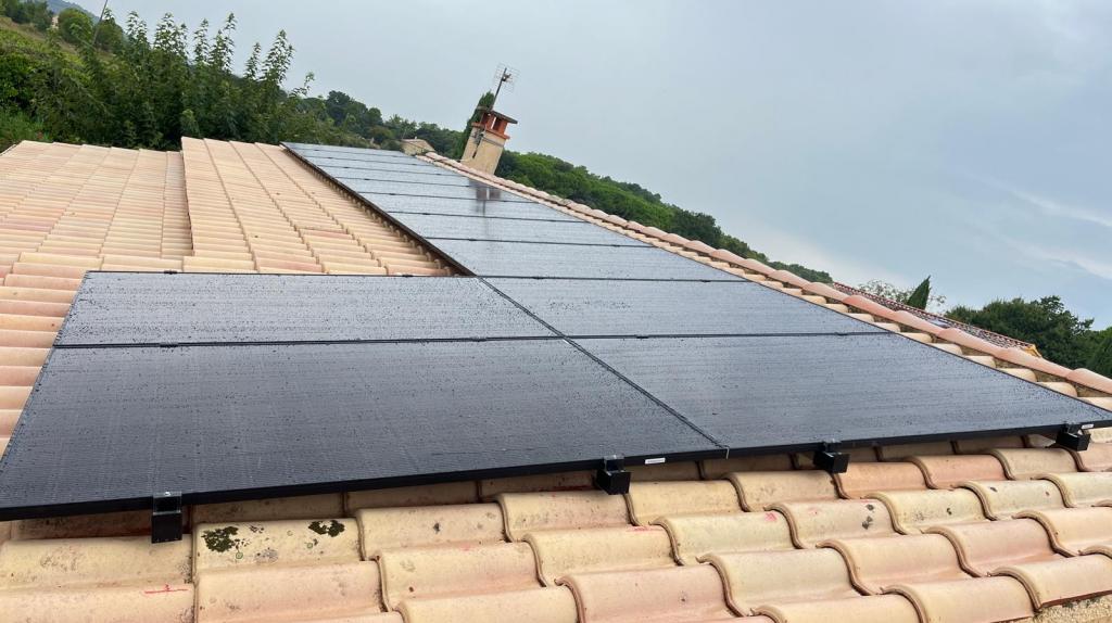 Suze-La-Rousse (Drôme) - 5.1 Kwc